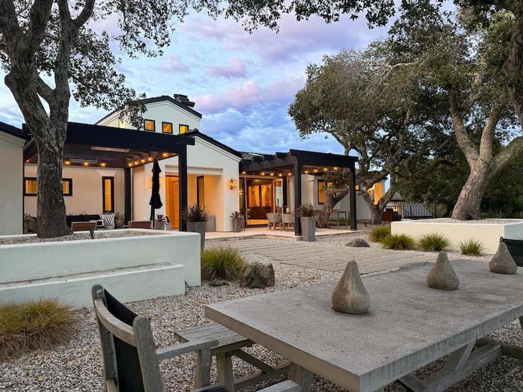 11251 Saddle Road, Monterey