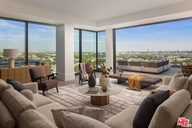 8420 W Sunset Boulevard # 607, West Hollywood