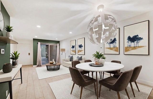 510 N Villa Court # 107, Palm Springs
