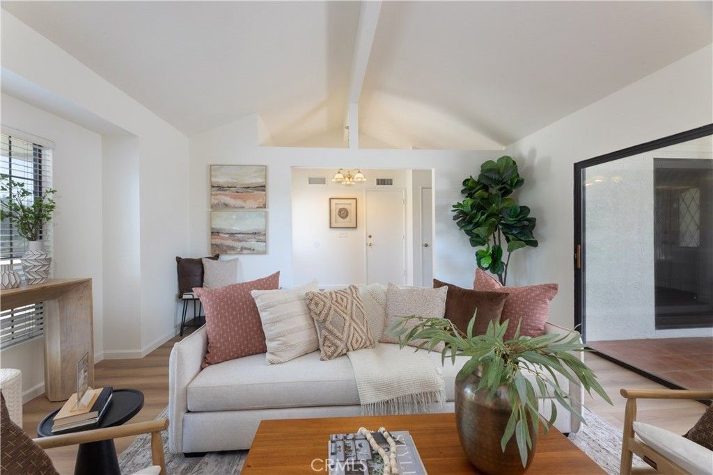 10621 Semora, Cerritos