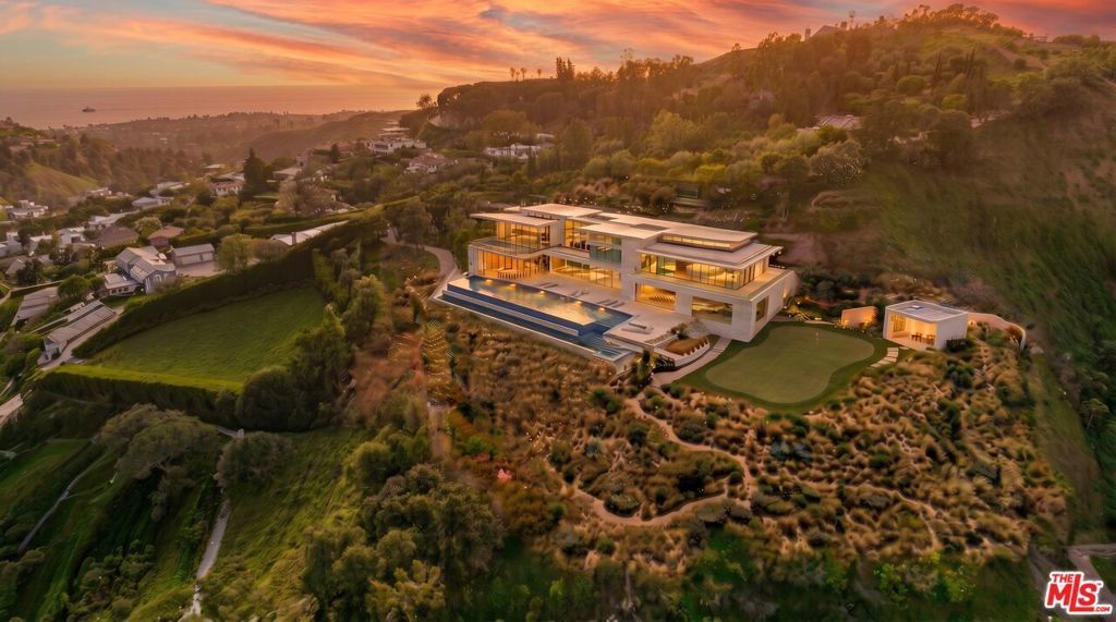 1680 Alta Mura Road, Pacific Palisades