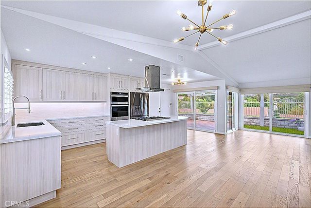 28212 Via Cernuda, Mission Viejo