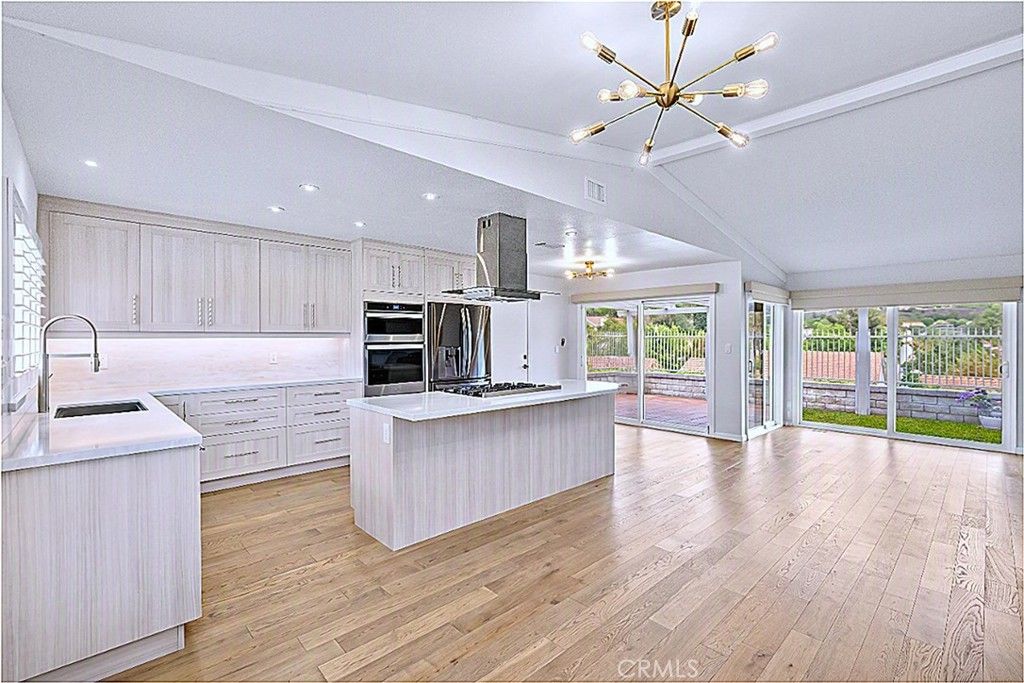 28212 Via Cernuda, Mission Viejo