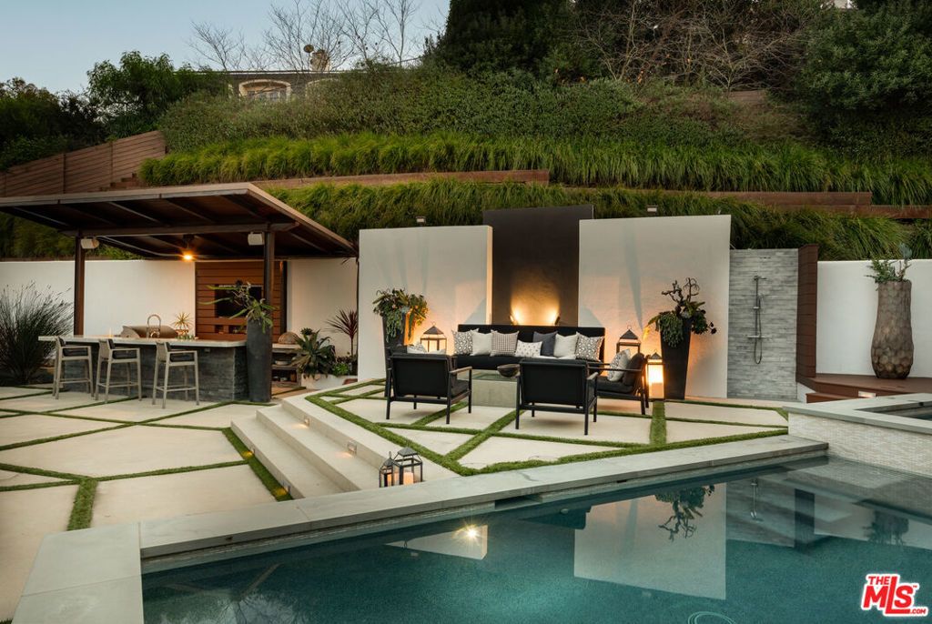 12047 Summit Circle, Beverly Hills