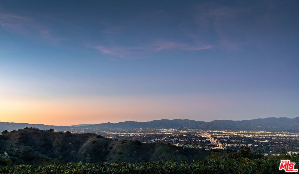 12047 Summit Circle, Beverly Hills