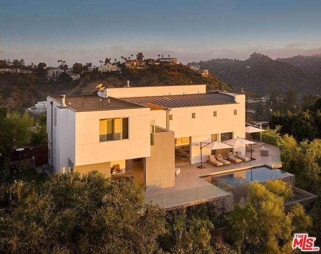 2750 Cardwell Place, Los Angeles