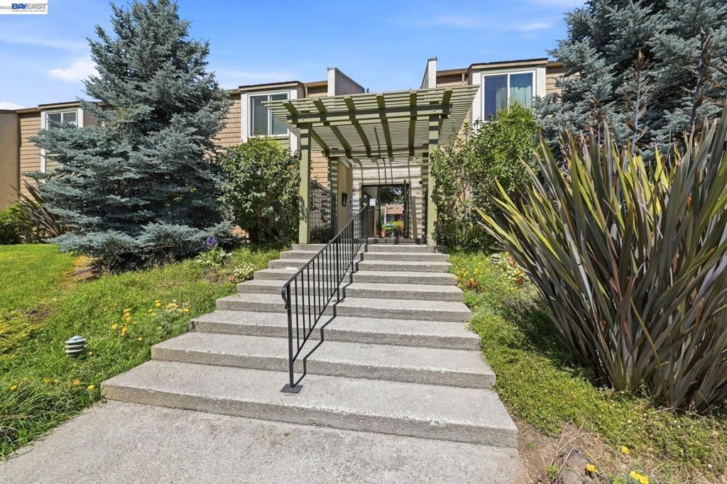 3419 Pennsylvania Cmn, Fremont