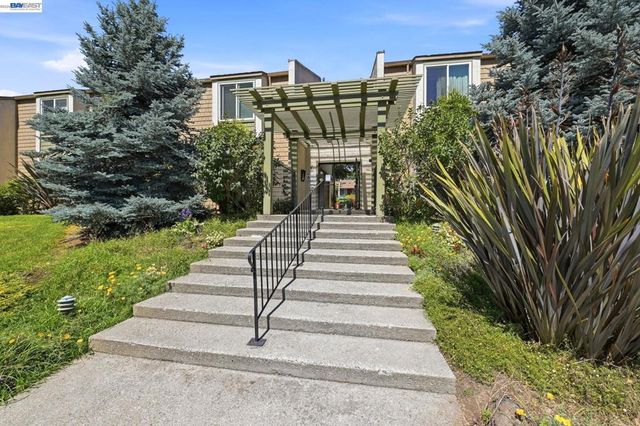 3419 Pennsylvania Cmn, Fremont