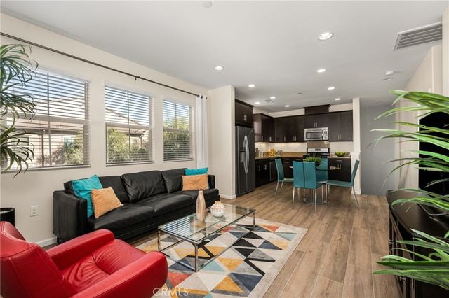 1414 El Paseo, Lake Forest