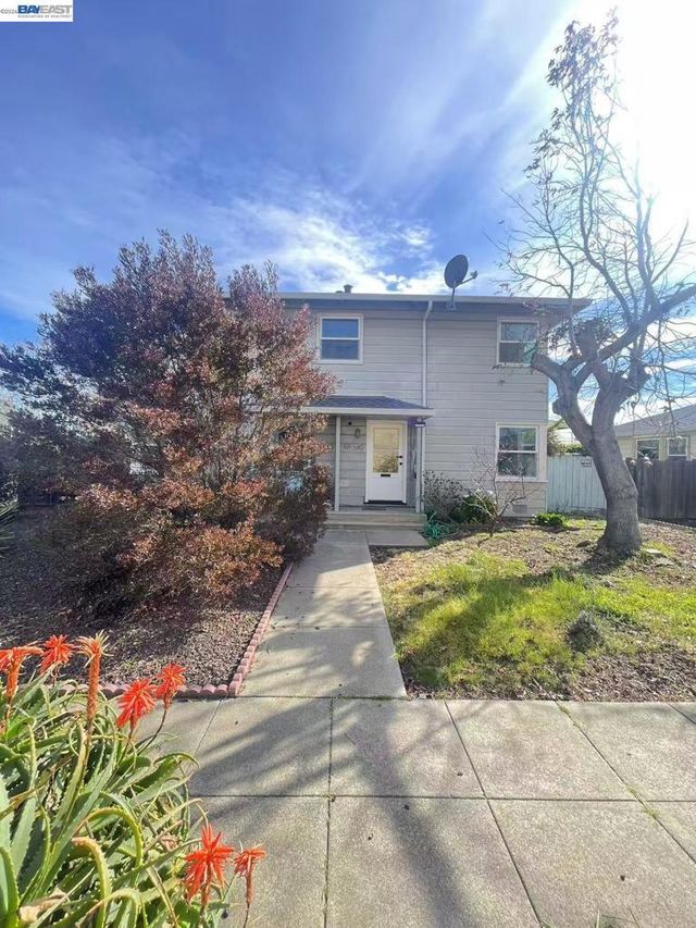 318 Cypress St # D, Alameda