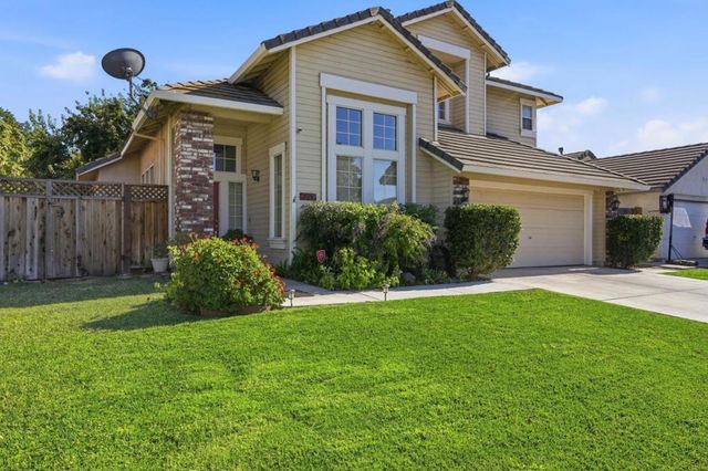 725 Everest Street, Los Banos