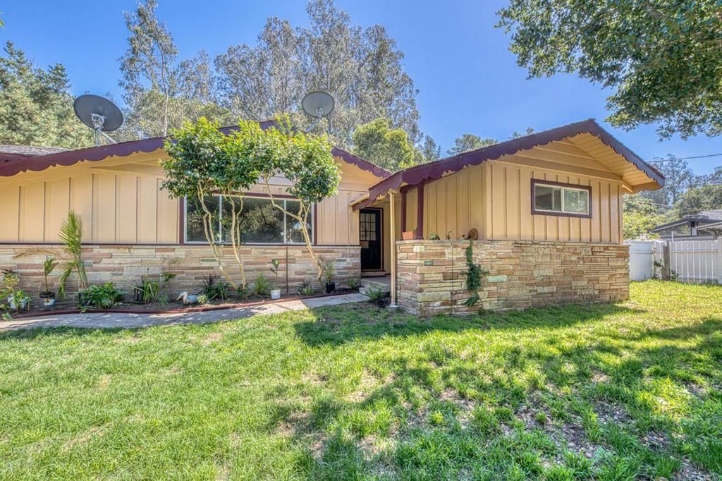 454 Paradise Road, Salinas