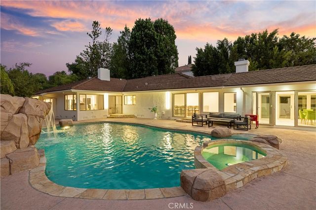 4651 Ellenita Avenue, Tarzana