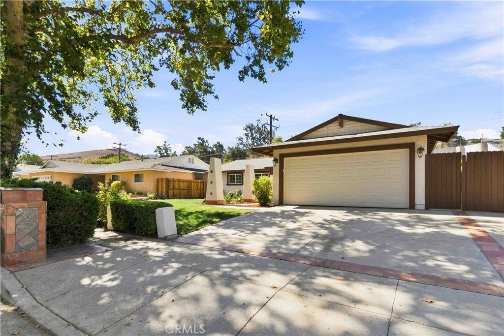 5716 Katherine, Simi Valley