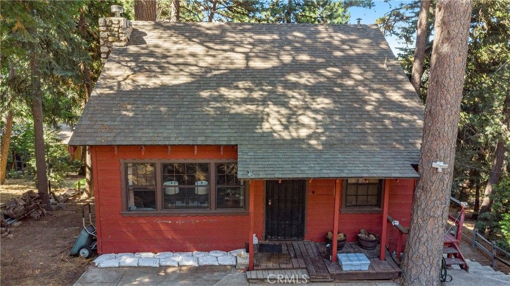 964 Chateau Drive, Crestline