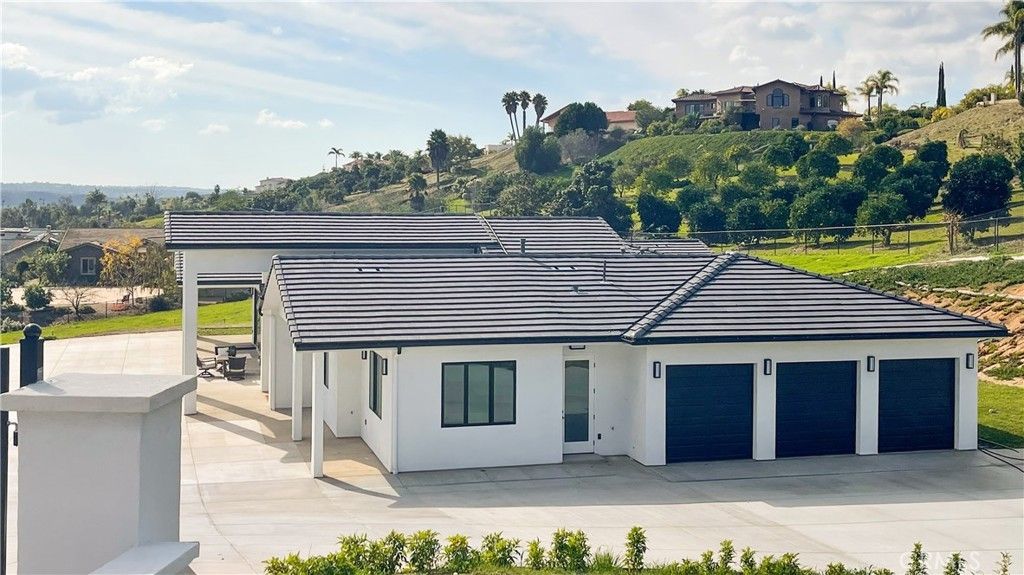 2027 Via Monserate, Fallbrook