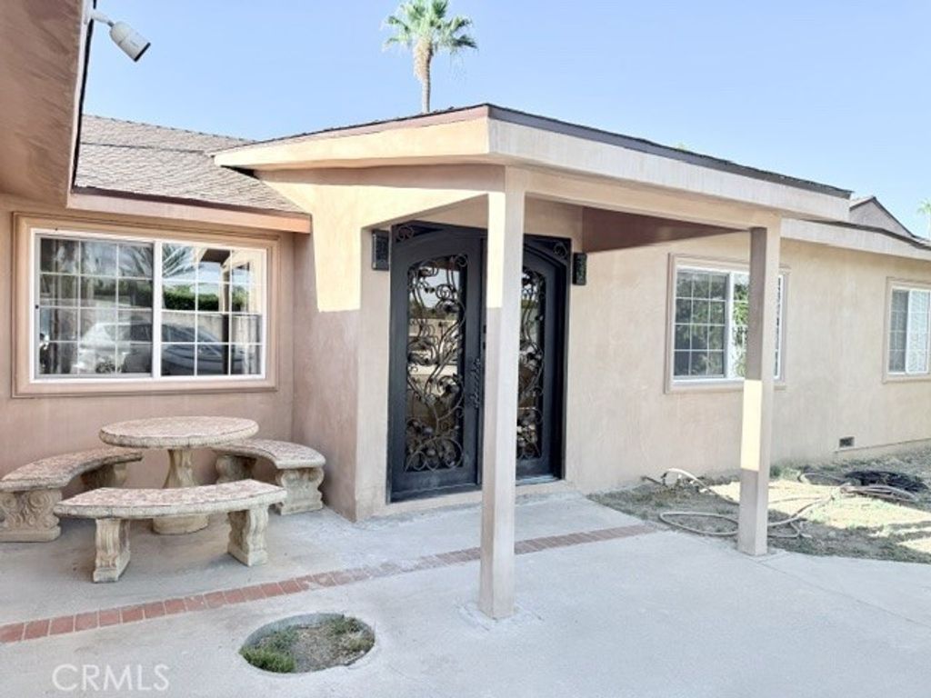 16641 Parthenia, North Hills