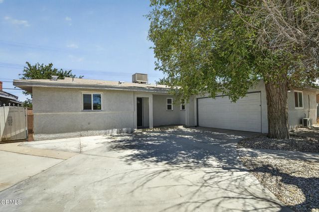 137 E Avenue J 8, Lancaster
