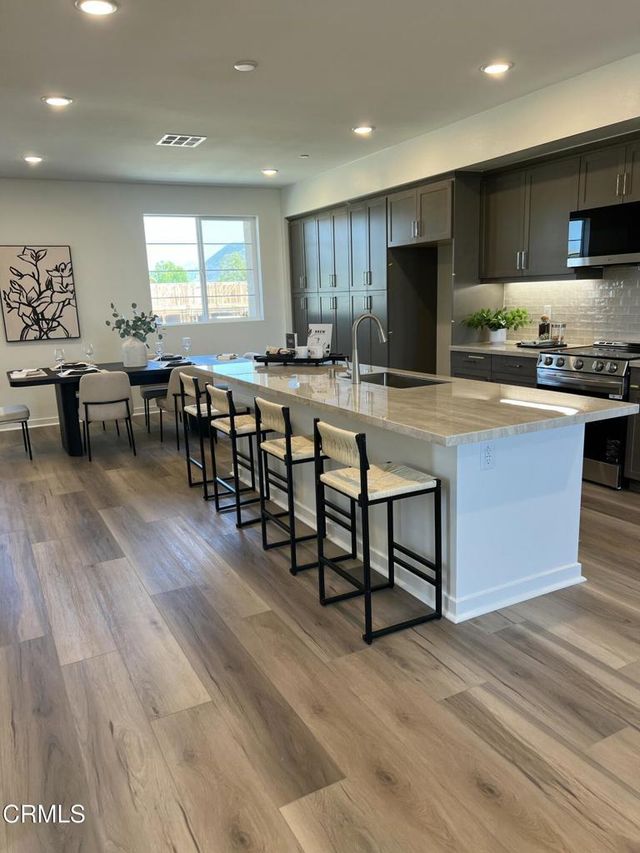533 Via Vallarta, Camarillo