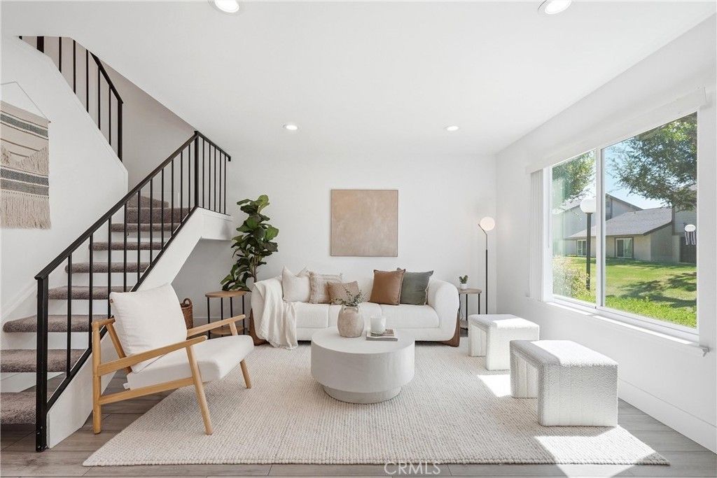 531 W Alton # B, Santa Ana