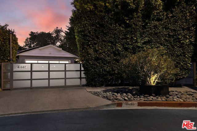 4445 Vantage Avenue, Los Angeles