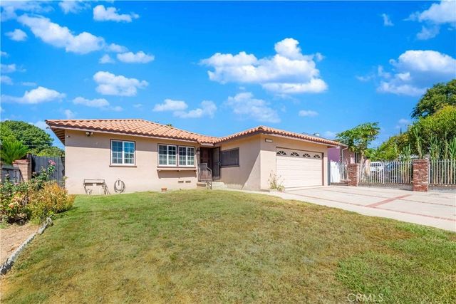8531 Chimineas Avenue, Northridge