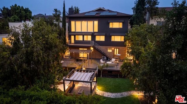 5211 Baza Avenue, Woodland Hills