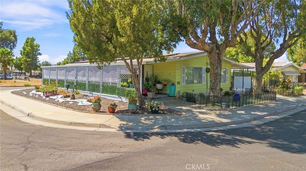 643 Mariposa, Hemet