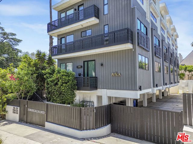 1445 1/2 N Martel Avenue, Los Angeles
