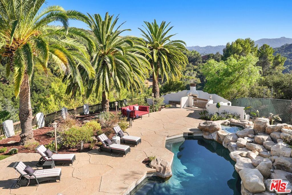 20851 Cheney Drive, Topanga