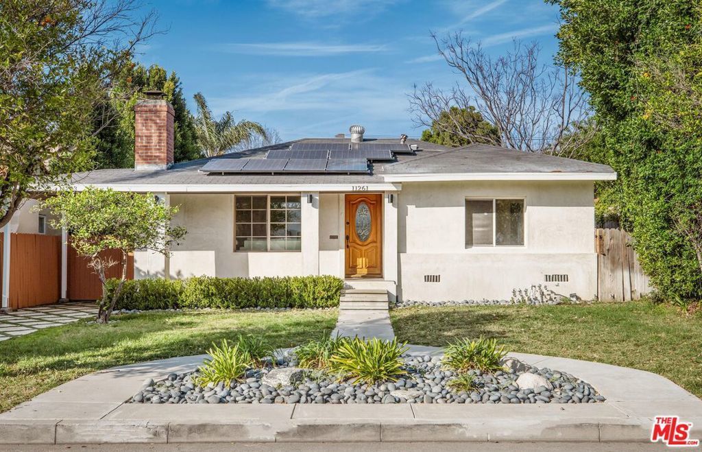 11261 Blix Street, North Hollywood