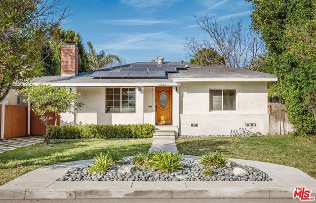 11261 Blix Street, North Hollywood