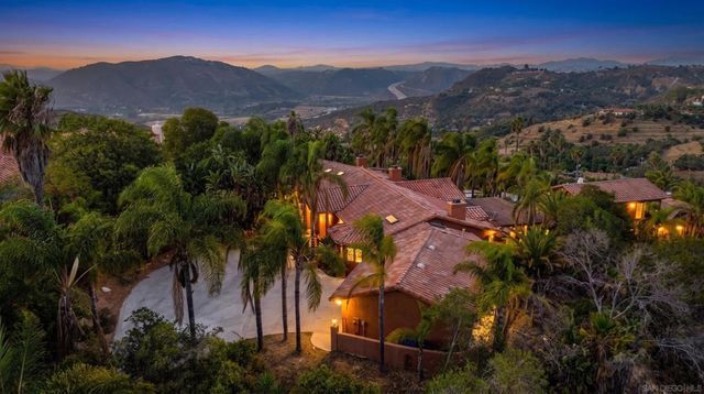 2369 Vern Dr, Fallbrook