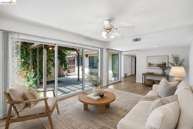 315 Creekview Ct, Vacaville