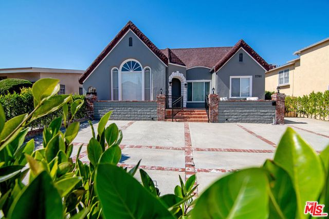 5761 W Olympic Boulevard, Los Angeles