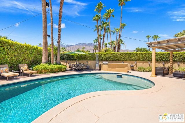 2295 E Park Drive, Palm Springs