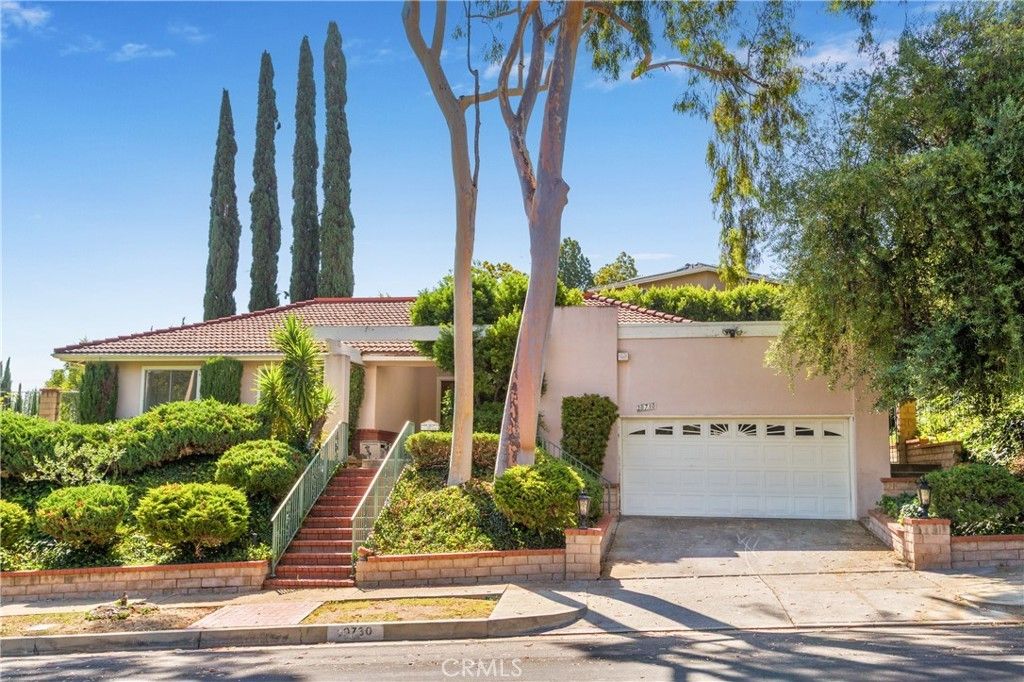 10730 Baton Rouge Avenue, Porter Ranch