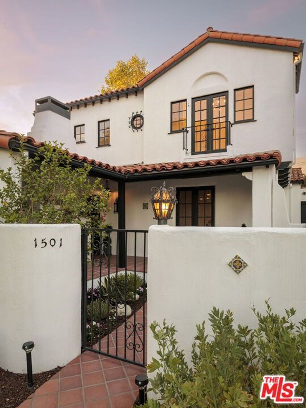 1501 New York Drive, Altadena