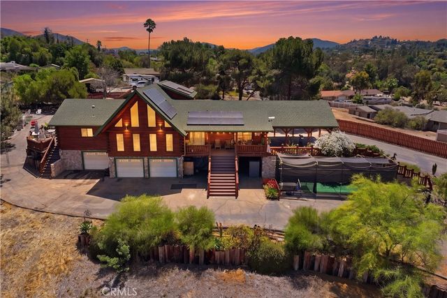 525 Calle Encanto, El Cajon