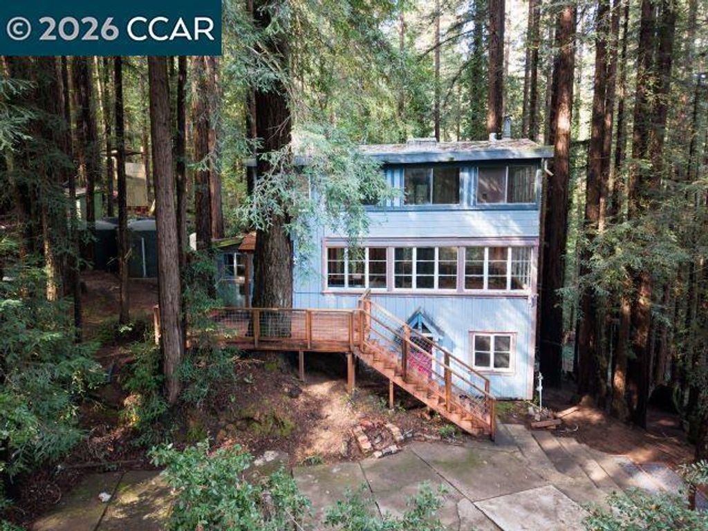 17850 Santa Rosa Ave, Guerneville