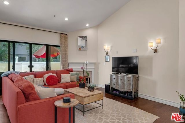 1722 Malcolm Avenue # 304, Los Angeles