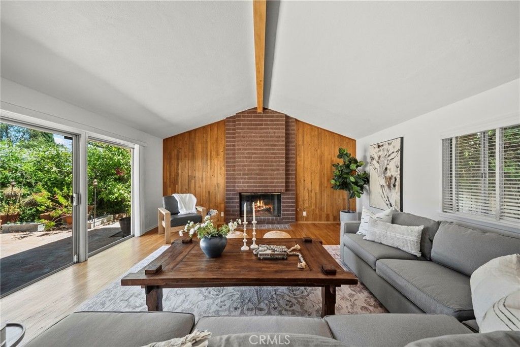 10106 Petit, North Hills