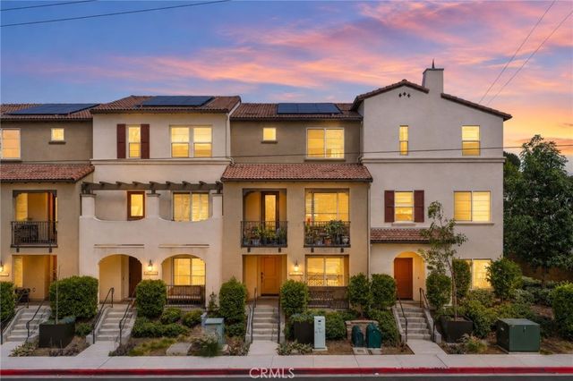 2217 S Ava Gln, Escondido