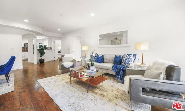 1135 Rexford Drive # 302, Los Angeles