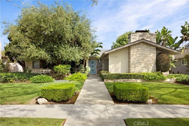 1125 E Burlinghall, Long Beach