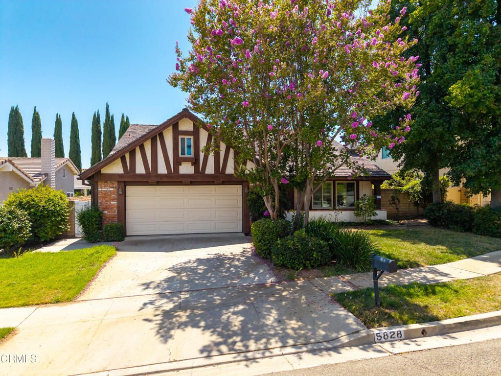 5828 Sunny Vista Avenue, Oak Park