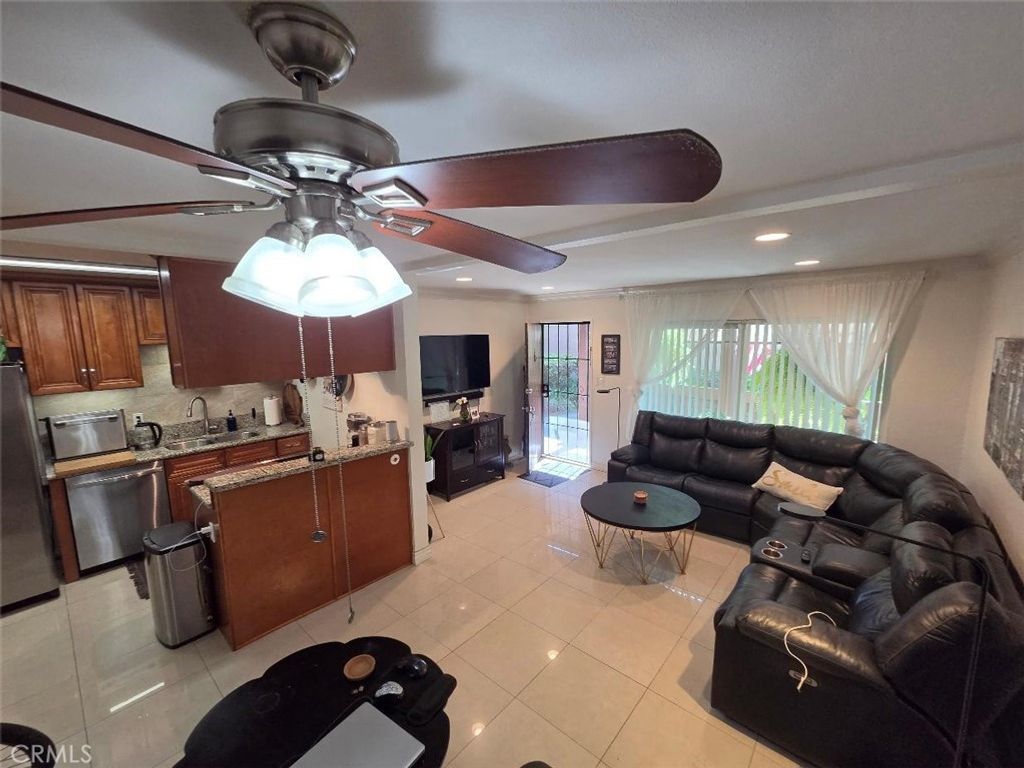 1010 W Macarthur Boulevard # 77, Santa Ana