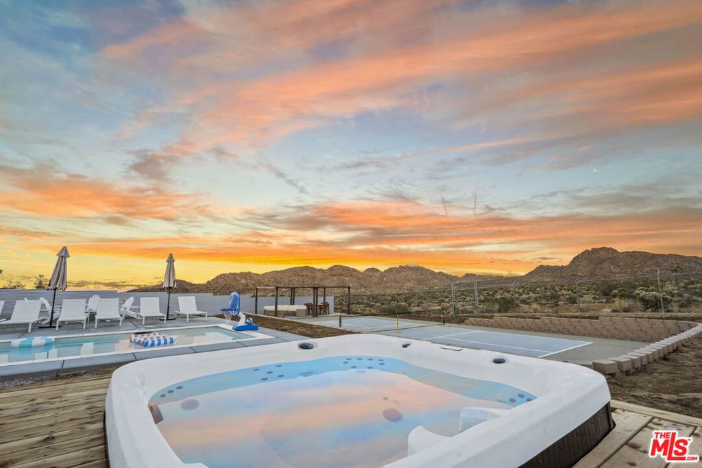 7845 Elwood Street, Joshua Tree