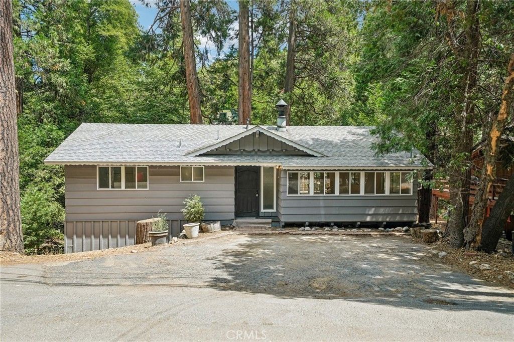 24978 Faulhorn, Crestline