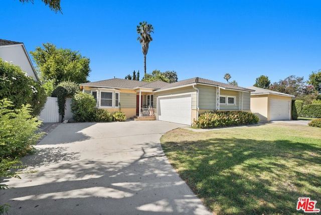17646 Delano Street, Los Angeles